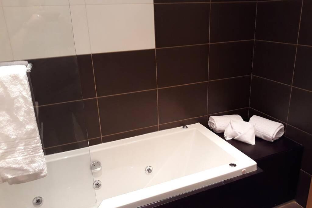 Modern 3 Bedroom Pool View. Албуфейра Екстериор снимка